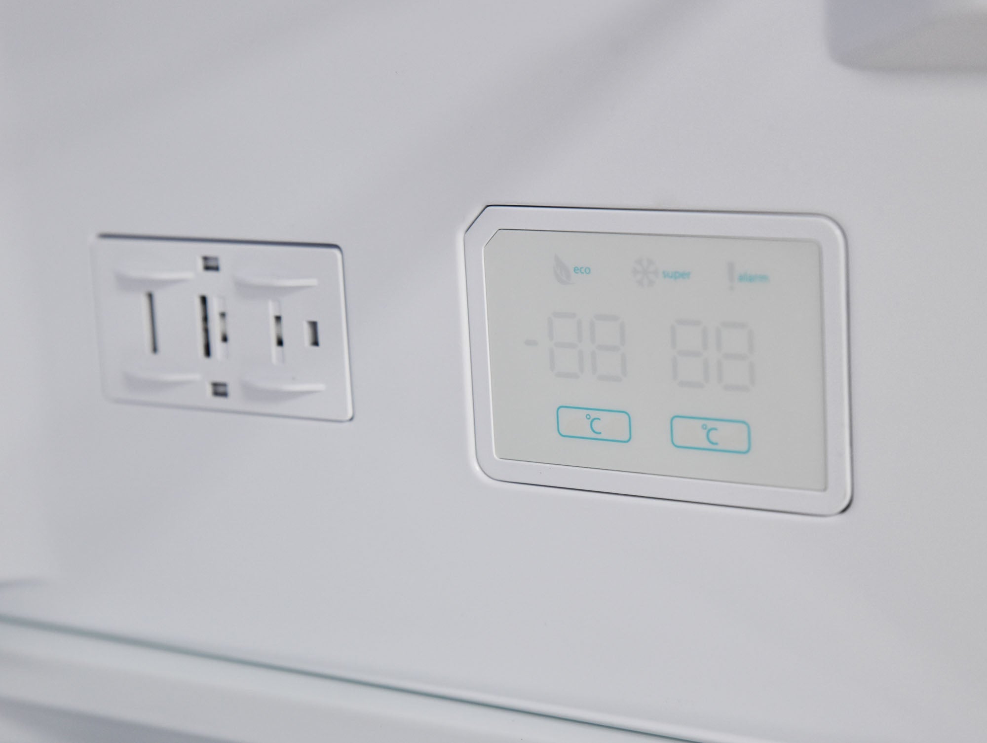 SHARP SJ-NBA32DMXPE-EU 60cm NF Fridge-Freezer