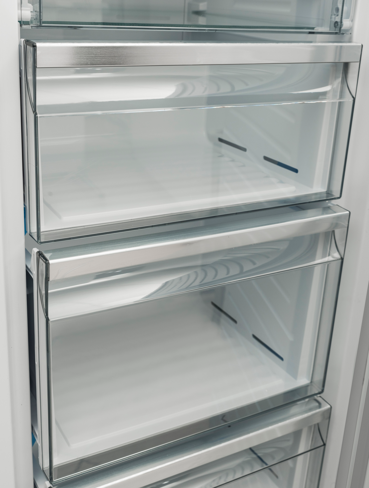 SHARP SJ-SC41CHXWE-EU 60cm NF Upright Freezer