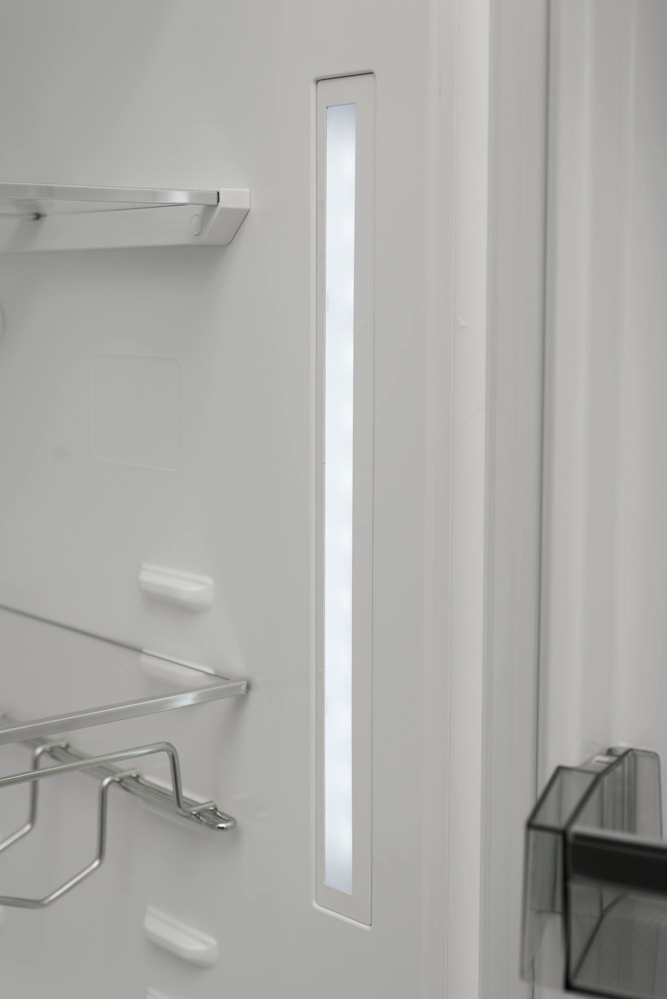 SHARP SJ-LC41CHDWE-EU 60cm Single Door Refrigerator